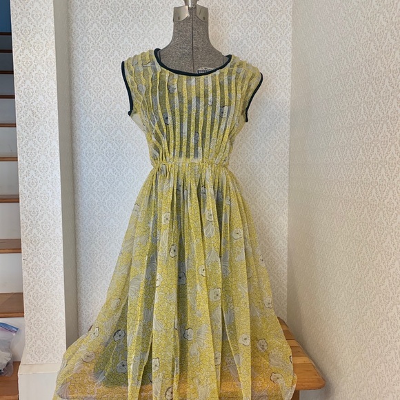 Vintage Dresses & Skirts - 1950s shear party dress with black slip!